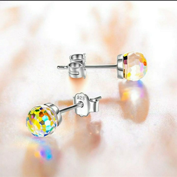 Crystal Aurora Borealis stud Earrings - Picture 11 of 11